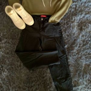 Union Bay Extra Comfort Crop Jeans